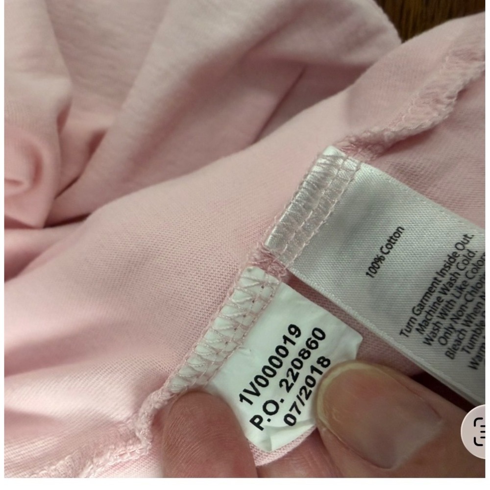 Vineyard Vines Small Men's Pink‎ Breast Cancer Awareness Whale Long Sleeve shirt - Picture 6 of 6